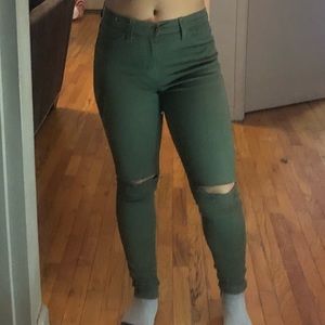 High rise ripped jeans